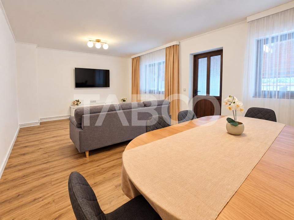 Casa individuala la prima inchiriere 4 camere terasa curte Sura Mica – fotografia 4 din 25