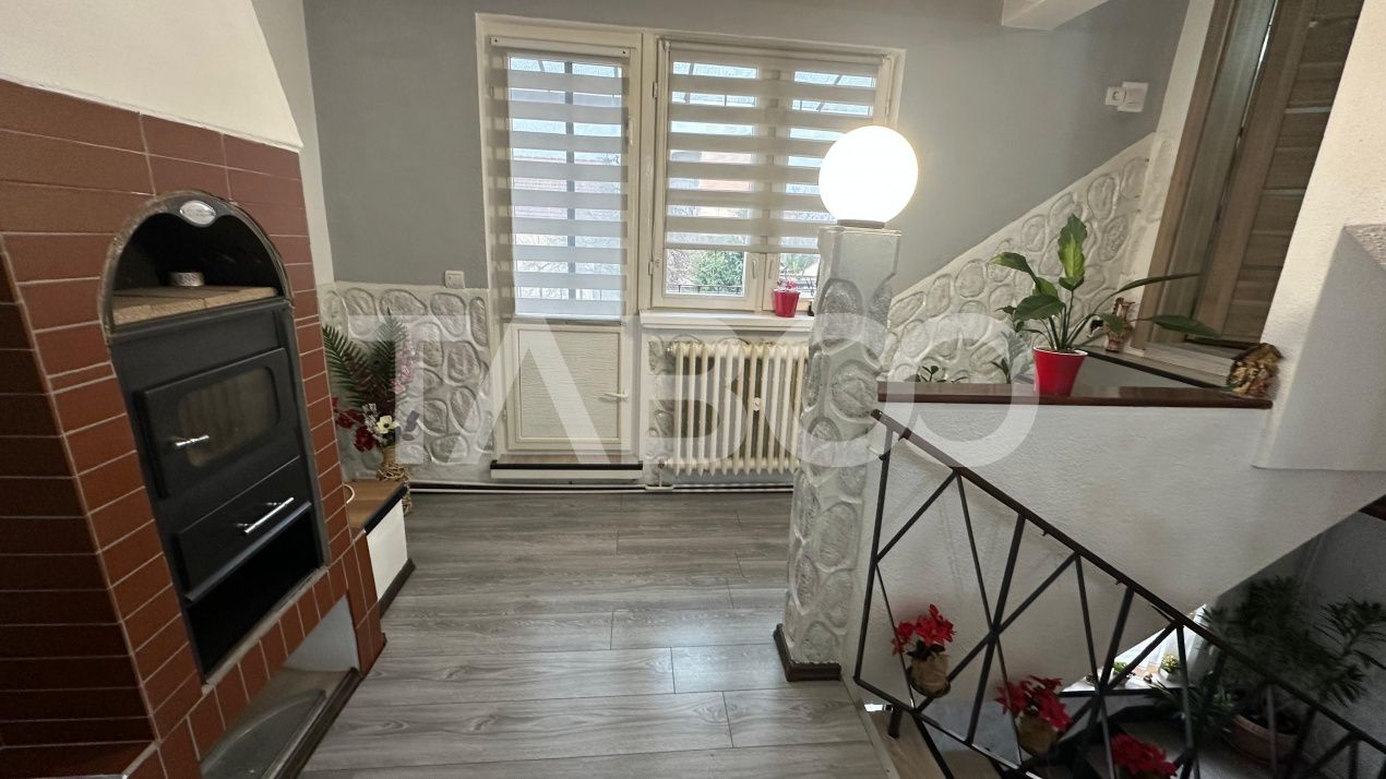 Apartament la casa 4 camere  pivnita curte privata zona Lazaret Sibiu – fotografia 5 din 17