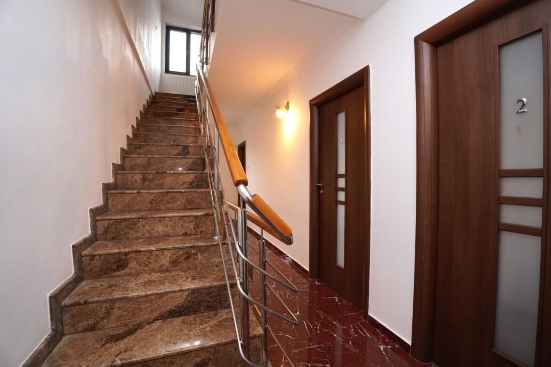 Inchiriere Vila |  Vitan Mall - Dristor | 7 Camere P+2+Curte+Parcare – fotografia 14 din 18