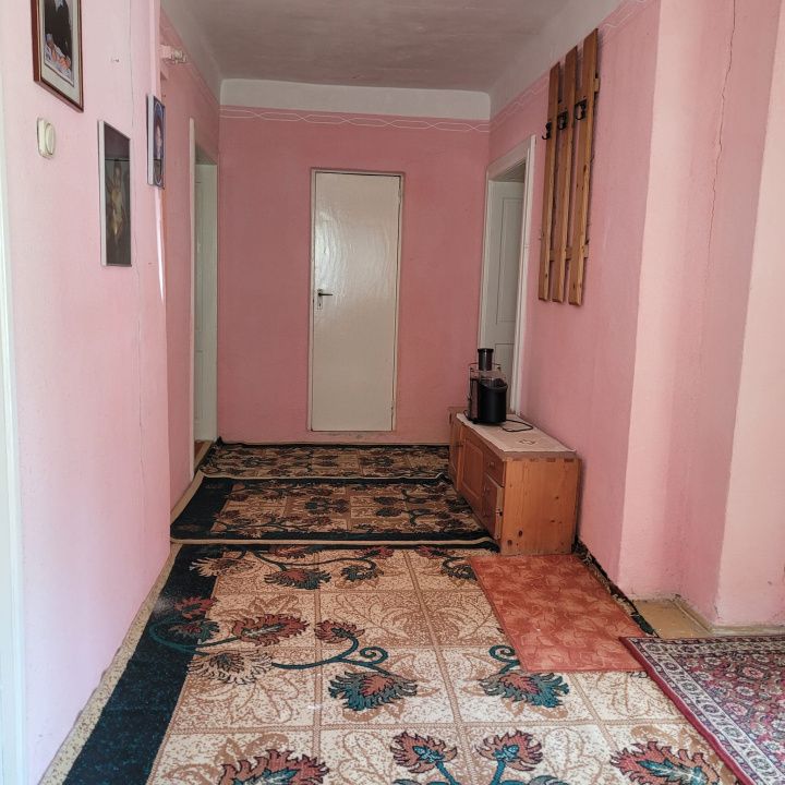 Casa la tara, Apoldul de Sus, 4 camere dormitoare, anexe, pivnita, teren 1200 mp – fotografia 20 din 43