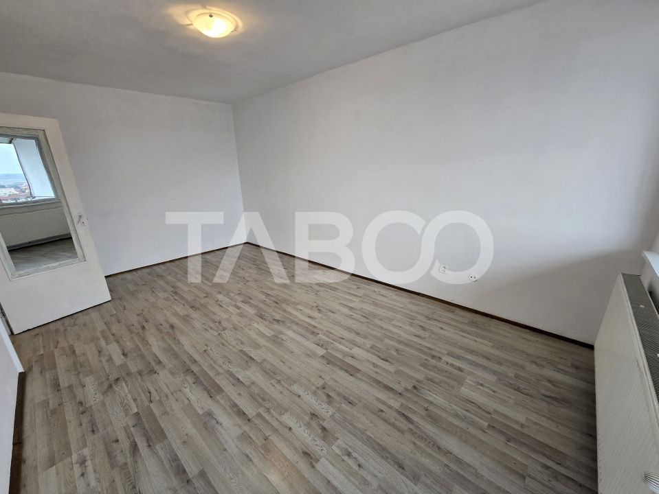 Apartament decomandat de vanzare cu 3 camere balcon zona Mihai Viteazu – fotografia 3 din 19