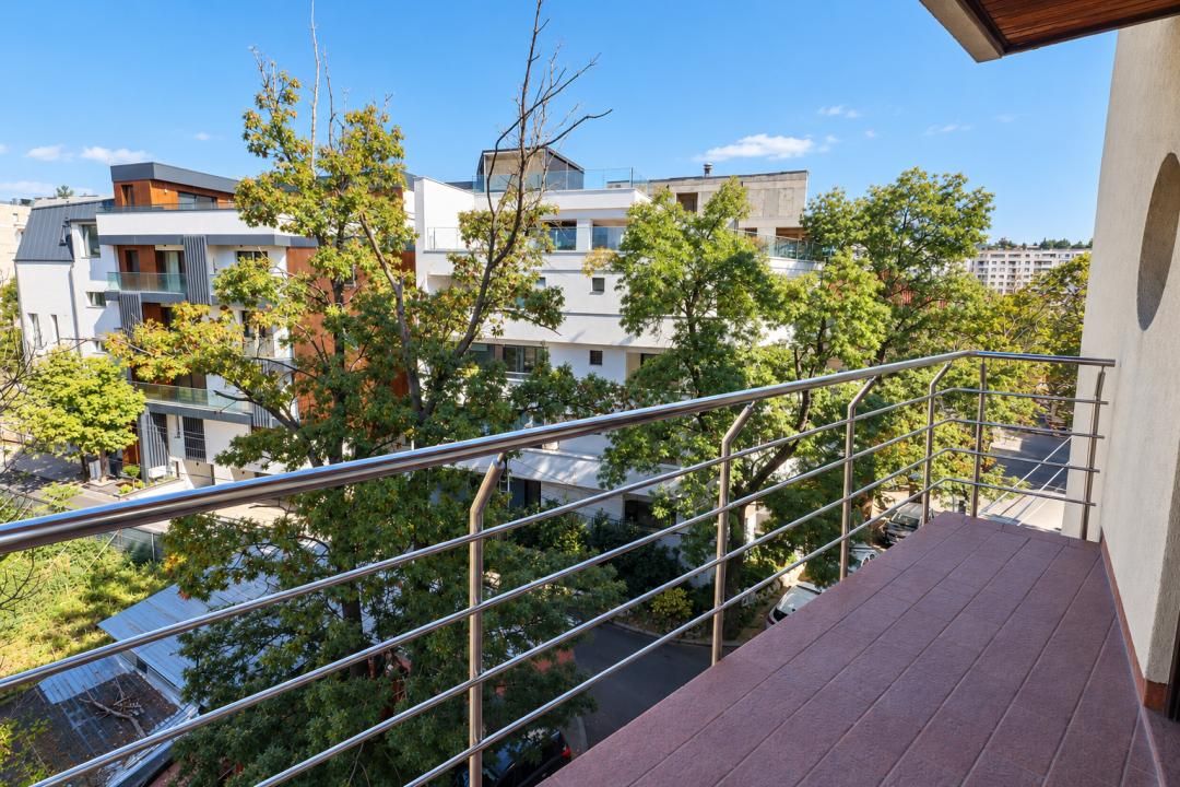 DUPLEX ÎN HERĂSTRĂU | 5 CAMERE | OFFICE | 3 BĂI | 4 BALCOANE | PARCARE 3 MAȘINI – fotografia 22 din 24