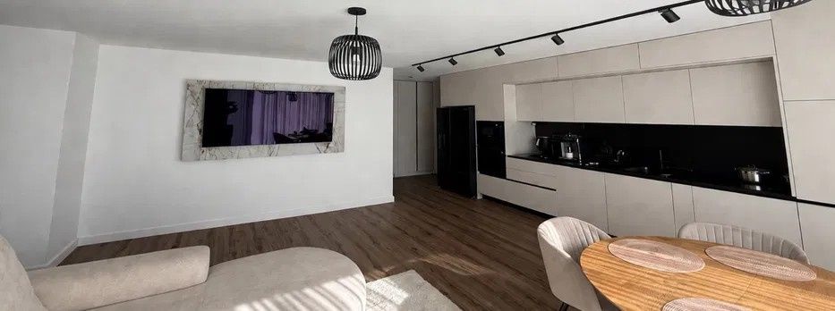 Apartament, 3 camere, 80 mp, 2 parcări subterane incluse, zona Campina – fotografia 2 din 8