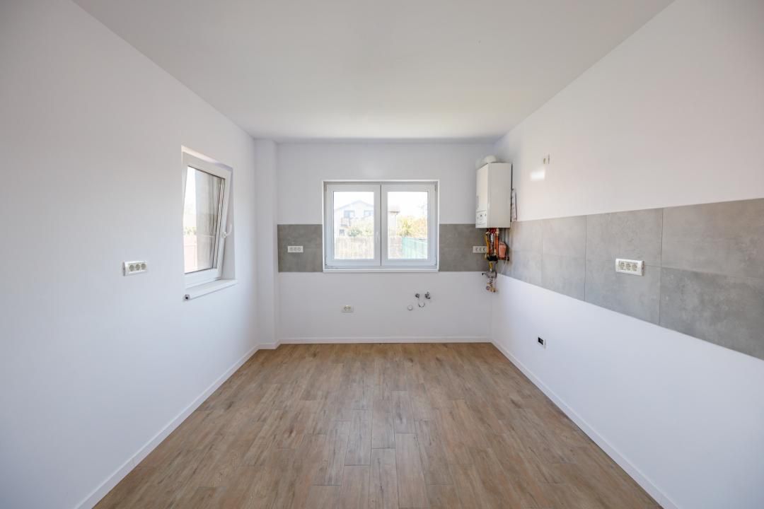 Duplex P+E în Moșnița Nouă, 3 dormitoare, 3 bai, teren 403 mp. Comision 0% – fotografia 11 din 56