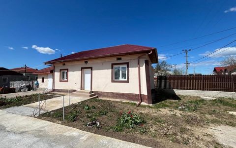 Casa parter + anexa si 2 bai cu 880 mp teren in Brosteni Dambovita