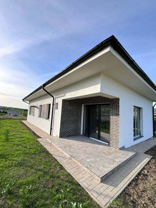 Casa eficienta energetic, noua, cu CF si pod mansardabil – fotografia 2 din 19