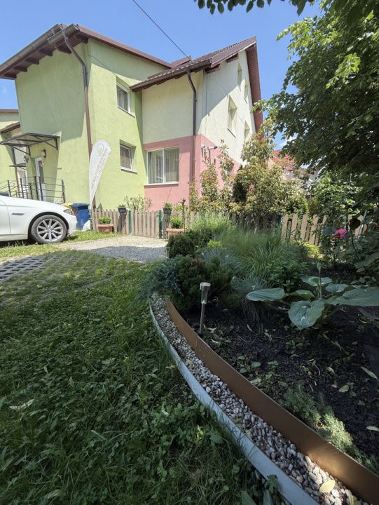 Casa alipită, 208mp utili, 304mp teren, zona PETROM, Baciu – fotografia 1 din 13