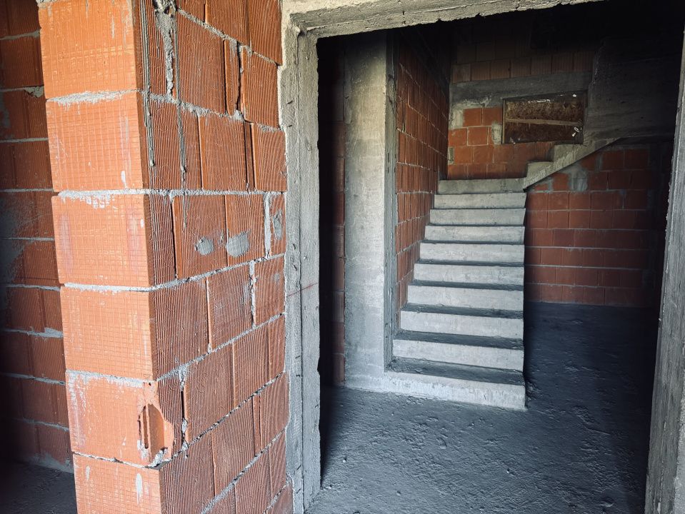 Corbeanca – Petrești | Vilă P+1+pod înalt | 330 mp utili | teren 485 mp – fotografia 1 din 10