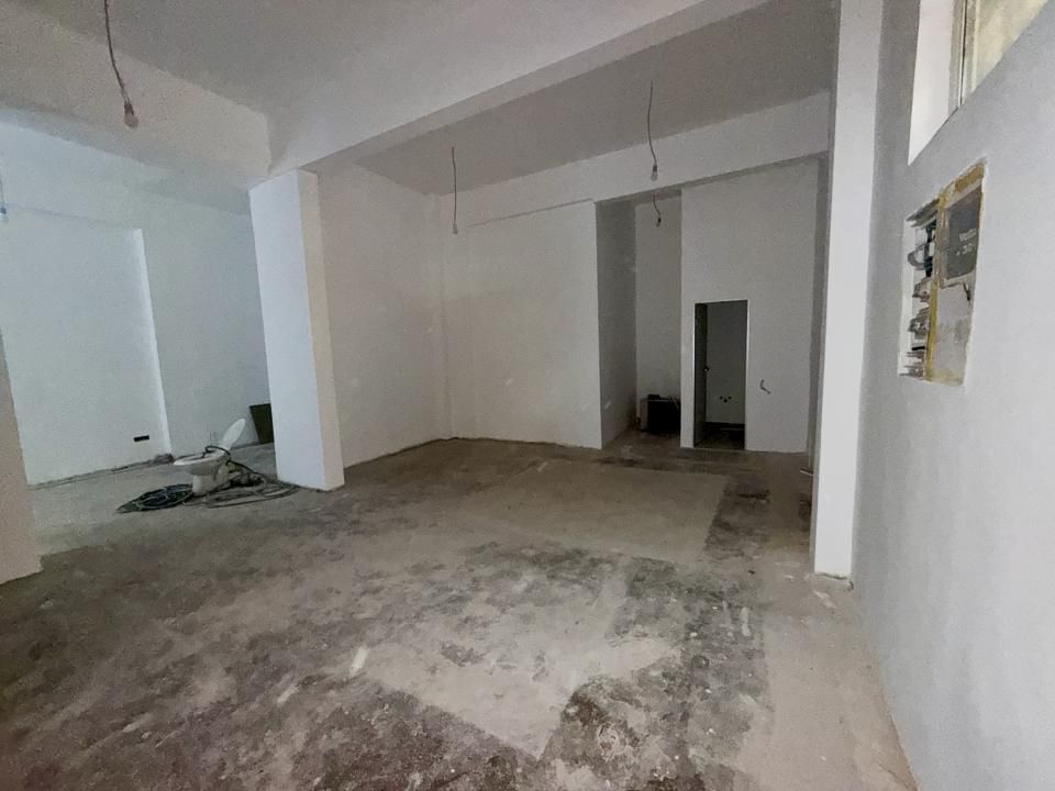 Spatiu Comercial, Lacul Tei, Stradal – fotografia 9 din 10