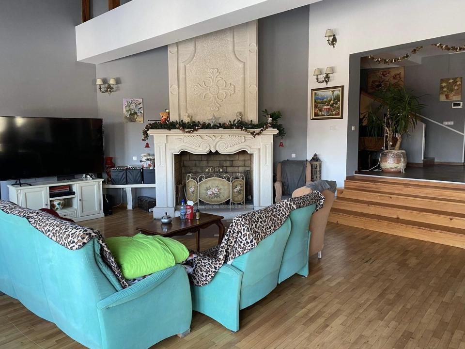 Conac exclusivist în Făget, 1.000 mp utili, teren 2.000 mp și piscină – fotografia 7 din 12