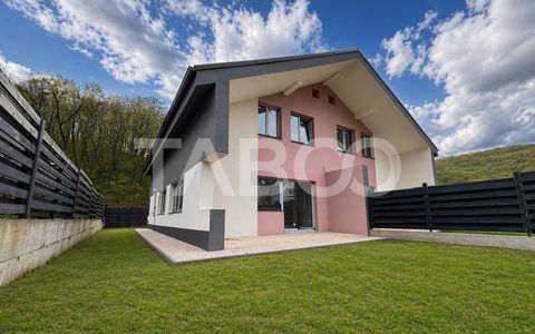 Casa duplex cu 4 camere si curte in Floresti Tauti