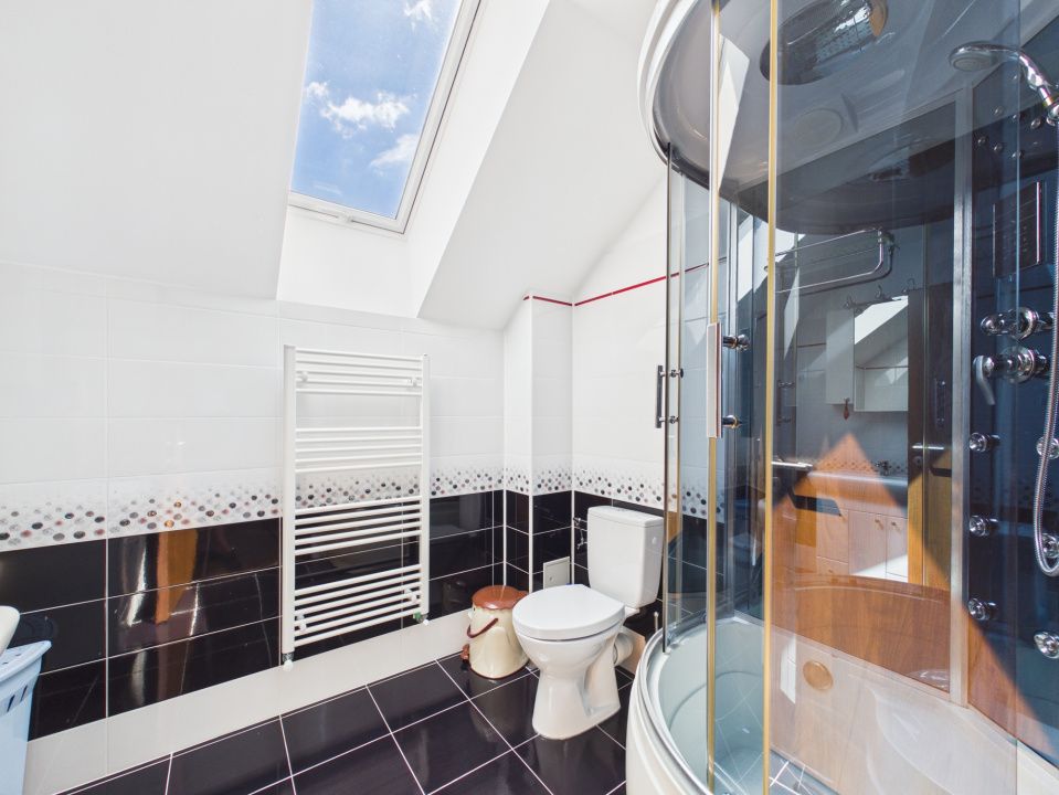 Casa cu priveliste de vis si potential turistic sau investitie in zona Bran – fotografia 30 din 46