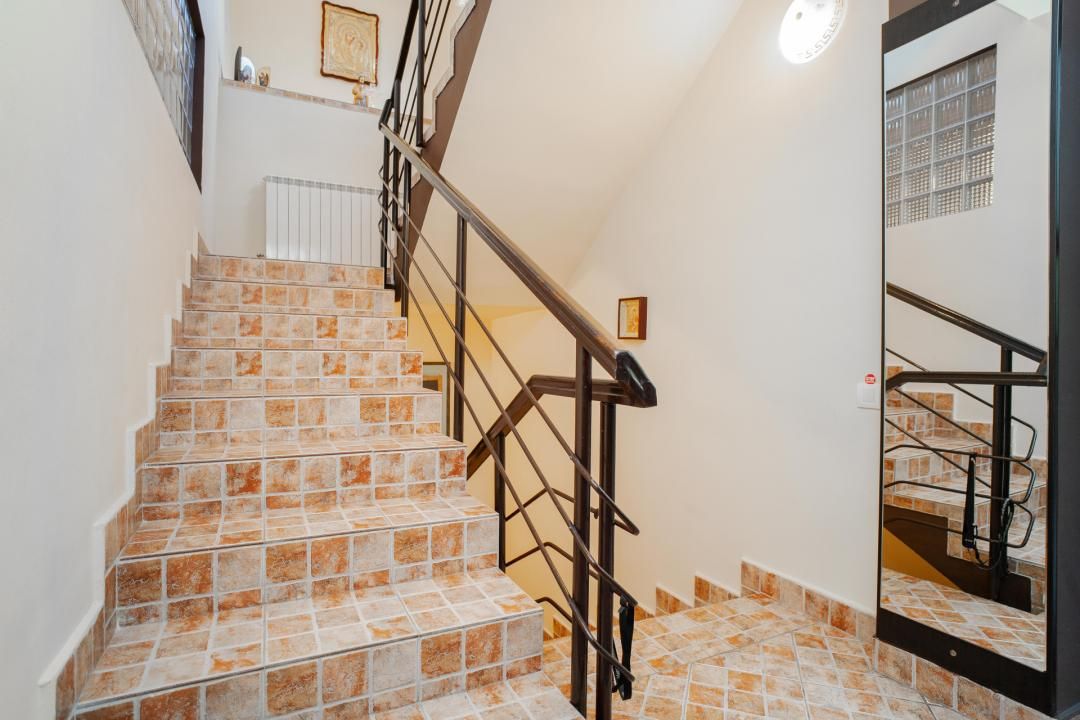 Vilă Grandioasă 650 mp+Spațiu Comercial 110 mp Tătărași Teren 968 mp – fotografia 14 din 20