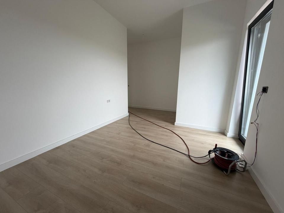 Triplex in Sacalaz | Finisaje premium | 4 camere | Asfalt | 2 balcoane – fotografia 6 din 15