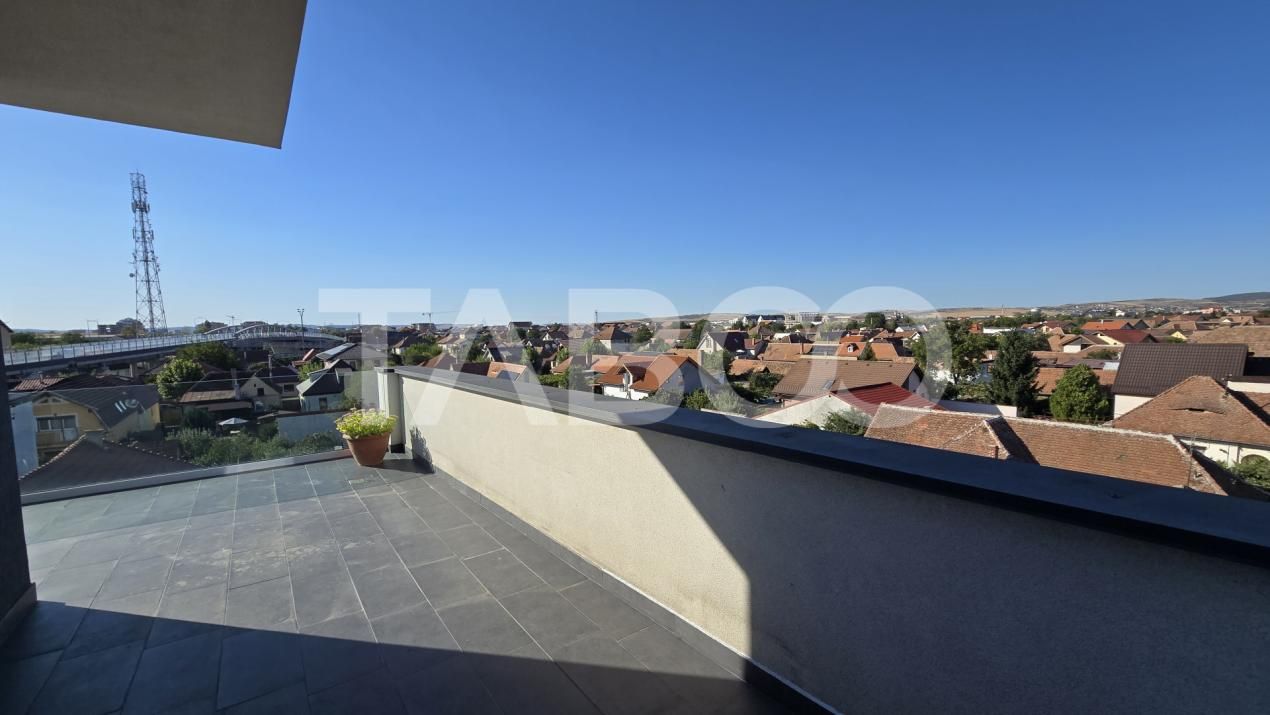 Penthouse de inchiriat 3 camere 2 bai si terasa de 107mp in Piata Cluj – fotografia 3 din 14