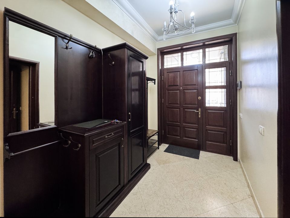 Vilă de închiriat spatioasă | 6 camere | Garaj spatios | Pozitie Centrala – fotografia 15 din 18