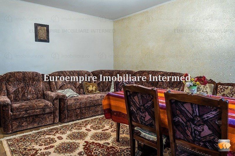 Vila de vanzare in Constanta zona Km 4-5 – fotografia 2 din 9
