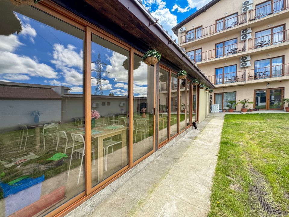 Pensiune de vanzare Costinesti, 26 camere duble, complet functionala – fotografia 3 din 28