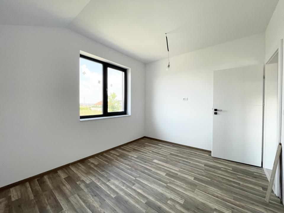 COMISION 0% Duplex spatios intr-o zona linistita - Mosnita Veche – fotografia 7 din 17