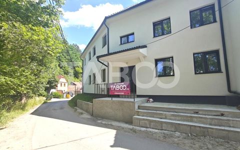 Casa spatioasa - aer curat si priveliste spre munti - teren 1203 mp