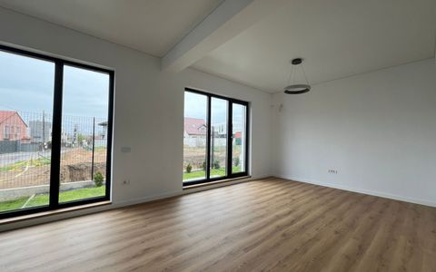 Casă P+1 de vânzare în Palazu Mare – 100 mp utili, 3 dormitoare și curte