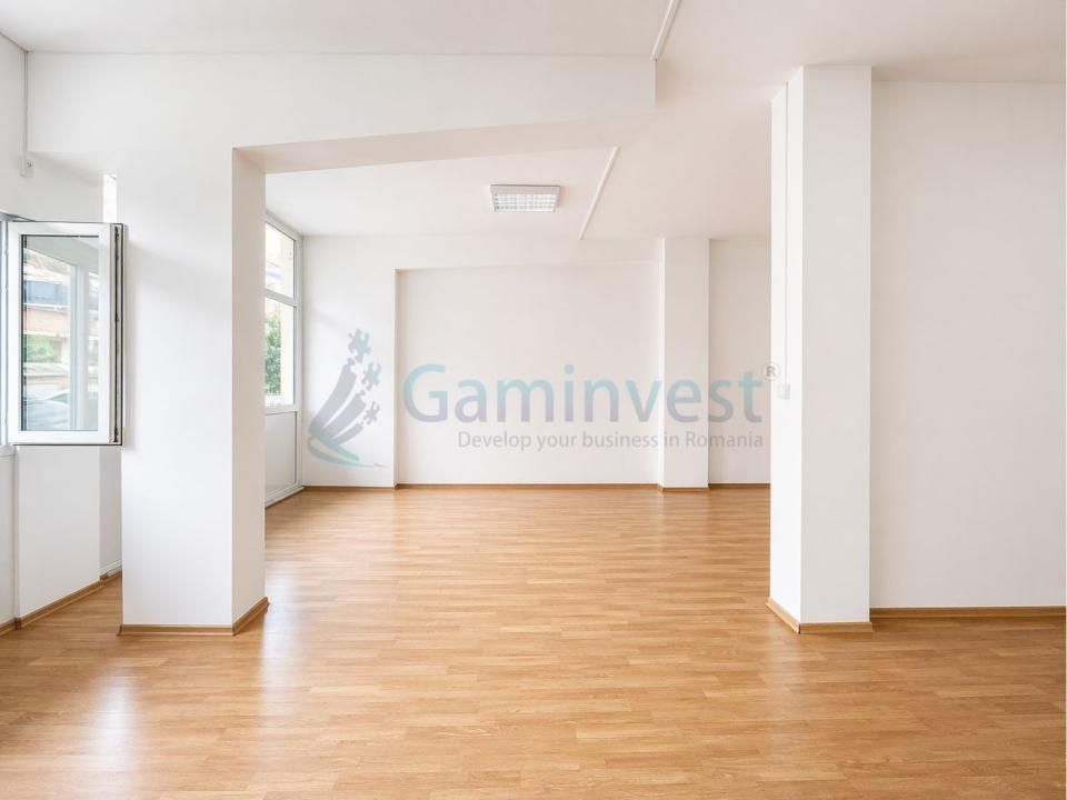 Spatiu comercial cu vizibilitate si parcare, in Nufarul, Oradea, Bihor – fotografia 1 din 4