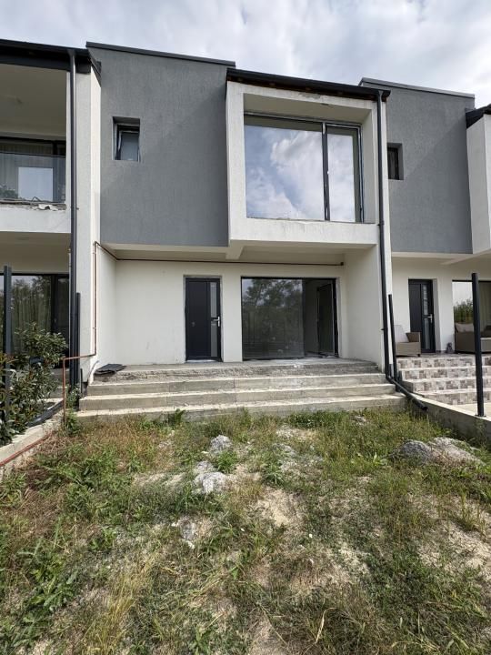Casă de vânzare într-un triplex I Smeura, strada Olteni I 97.000 euro – fotografia 2 din 11