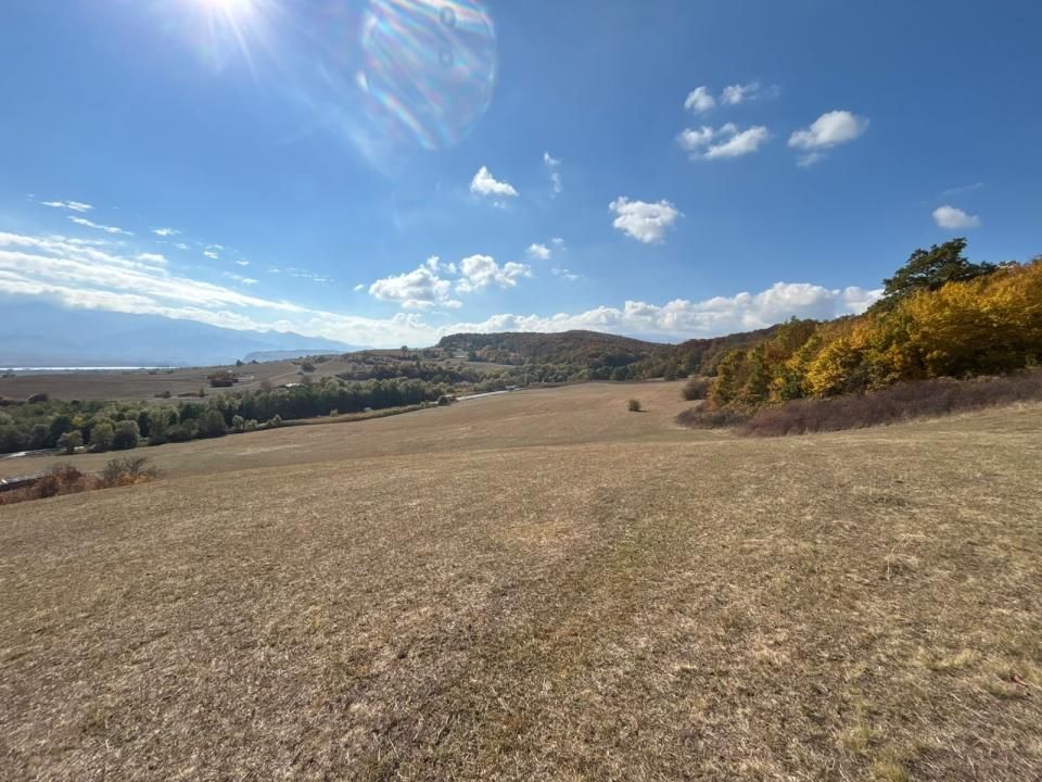 Teren 8300 mp în Bradu, Sibiu –  Priveliște spe Olt şi Munţii Făgăraş – fotografia 3 din 8