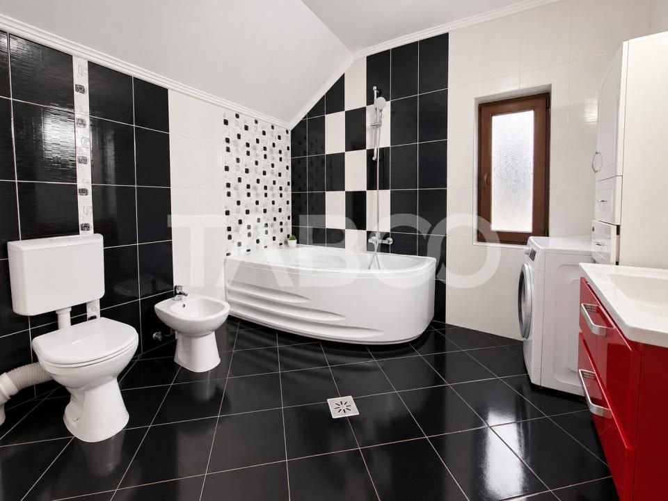 Casa individuala la prima inchiriere 4 camere terasa curte Sura Mica – fotografia 21 din 25