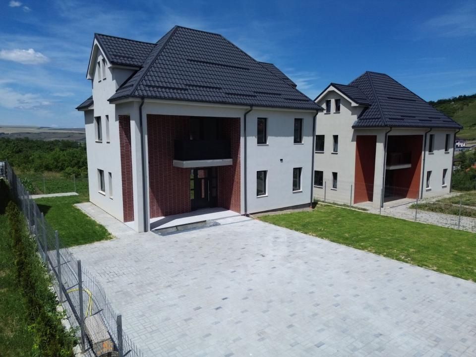 Casă individuală nZEB, 194 mp utili, teren 468 mp, Dezmir – fotografia 2 din 11