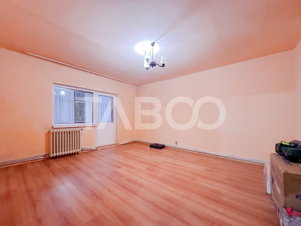 Apartament cu 4 camere strada Maramuresului zona Gara de vanzare – fotografia 2 din 8