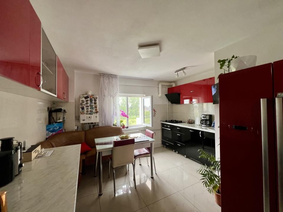 Apartament 4 camere, decomandat, 92 mp utili - zona Chisoda – fotografia 7 din 12