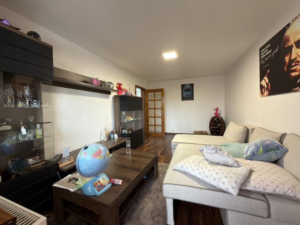 Apartament 3 camere, decomandat, 53 mp - zona Lipovei – fotografia 1 din 14