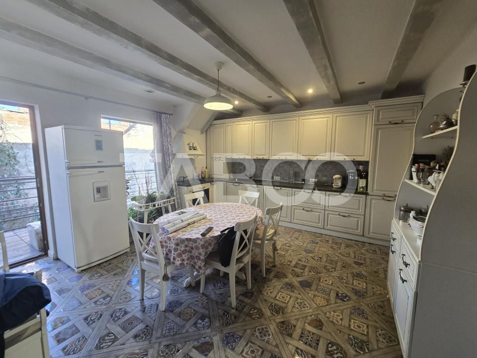 Apartament 4 camere 120mpu cu terasa de 12mp in zona Centrala Sibiu – fotografia 3 din 12