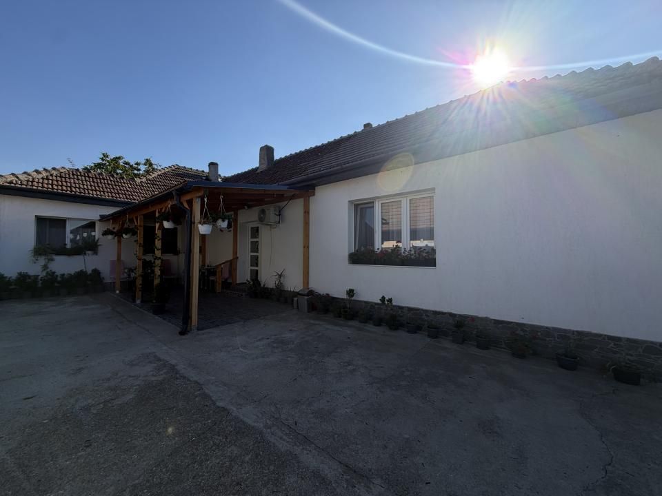 Casa individuala 5 camere, 173mp utili, 1159mp teren in Utvin – fotografia 1 din 22