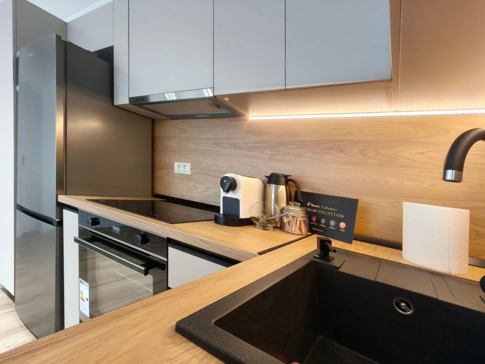 Apartament de închiriat - Zona Mamaia Nord cu 2 camere si vedere la piscina – fotografia 1 din 9