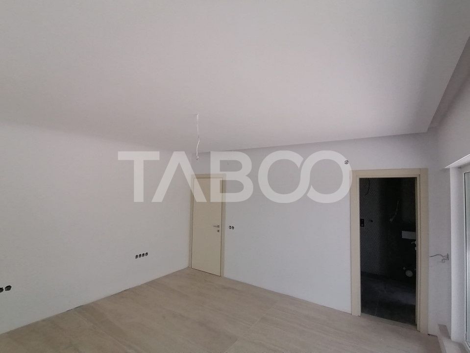Casa moderna cu 5 camere, piscina si priveliste superba, Cisnadie – fotografia 11 din 26