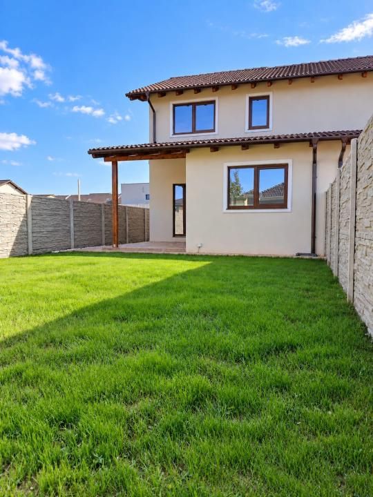 Duplex, 95mp Utili, 250mp Teren, 4 camere, Constructie noua - Sacalaz – fotografia 1 din 8