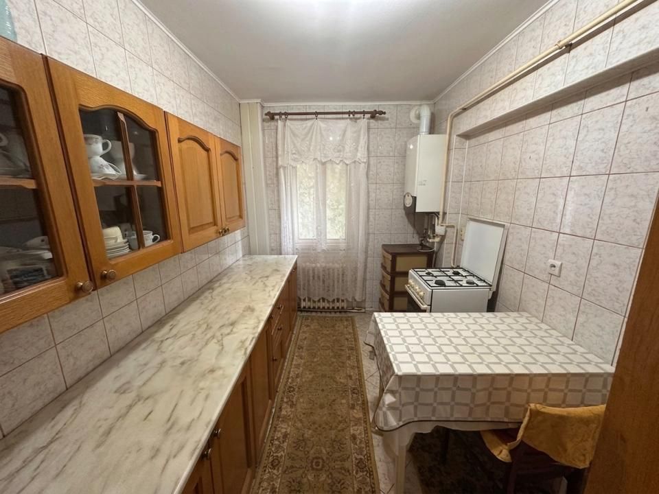 Apartament 3 camere, 70 mp utili – Etaj 2/4, Centrală proprie | Zonă liniștită – fotografia 4 din 8