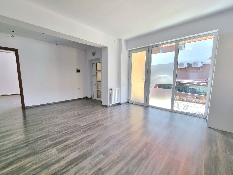 Spatiu de birouri cu 3 locuri de parcare, cartier Intre Lacuri – fotografia 4 din 11
