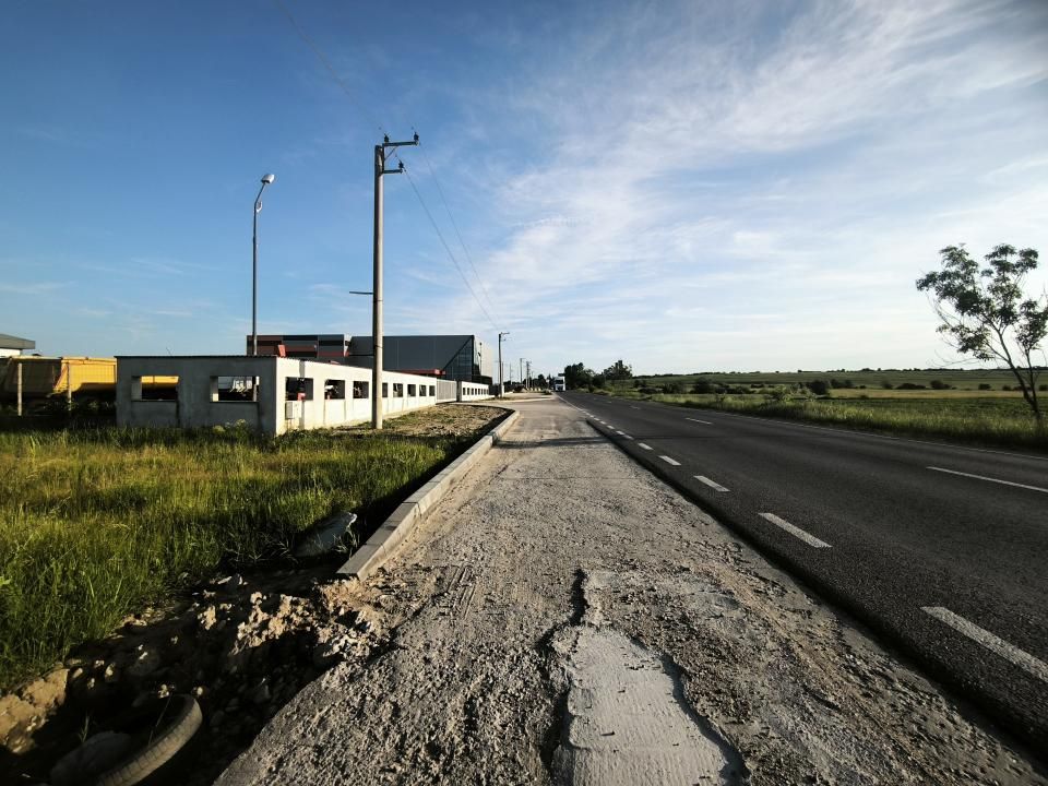 ALBOTA | Teren intravilan 21.494 mp | Deschidere DN65 – 107 ml | Utilități – fotografia 4 din 6