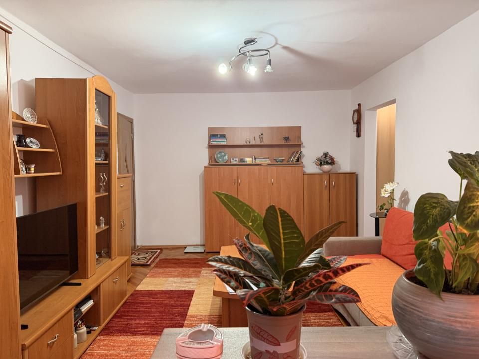 Apartament 2 camere, decomandat, 42 mp utili, etaj 1 - Girocului – fotografia 5 din 13