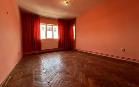 COMISION 0% Apartament 3 camere dec 2 băi etajul 3 central Gaesti
