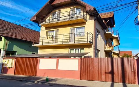 Casa unifamilială, 9 camere, 3 apartamente, 560mp teren