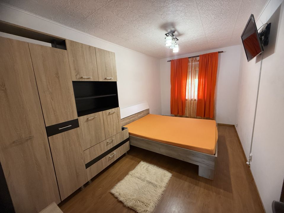 Apartament 3 camere, 49.75 mp, cartier Craiovița Nouă, zona Orizont – fotografia 3 din 11