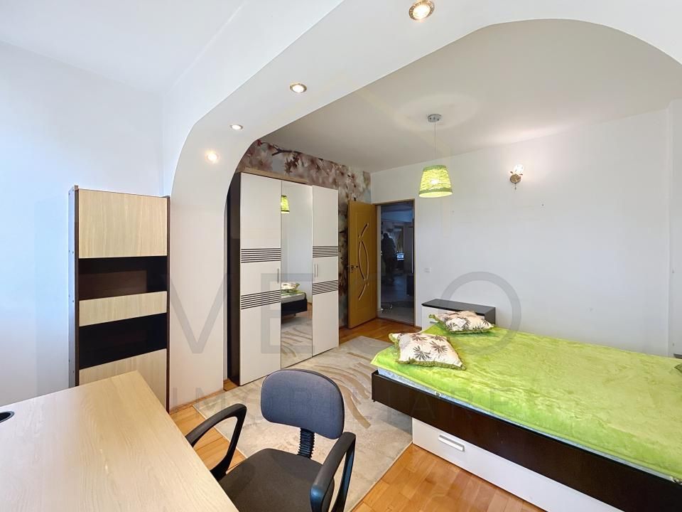 3 camere decomandate, balcon, zona Centrala - Piata Cipariu-Fac.Drept – fotografia 9 din 15