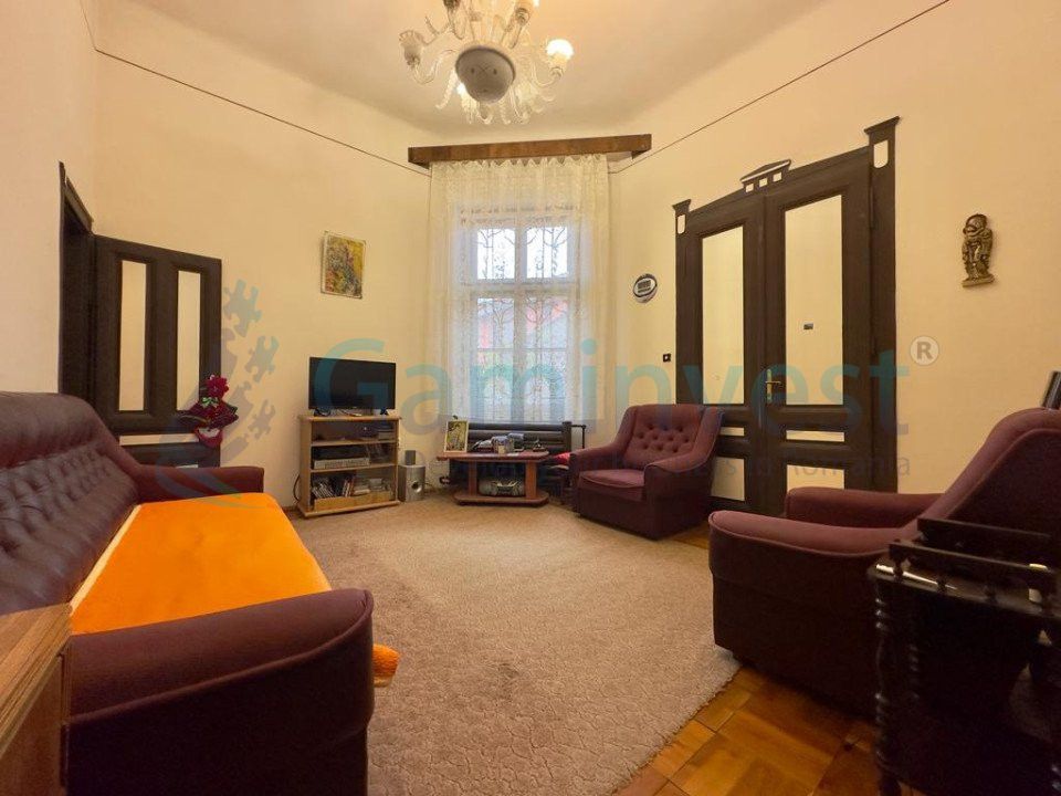 Apartament la casă ultracentral – fotografia 3 din 15