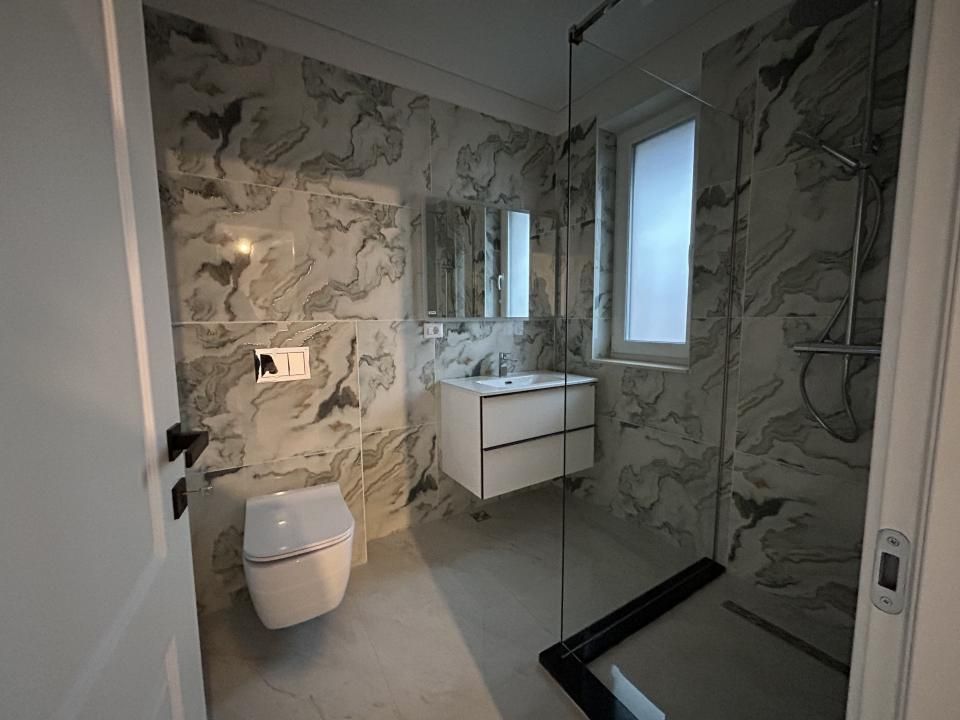 Casă individuală P+1E, 4 camere, 3 băi, dormitor matrimonial cu baie proprie – fotografia 9 din 15