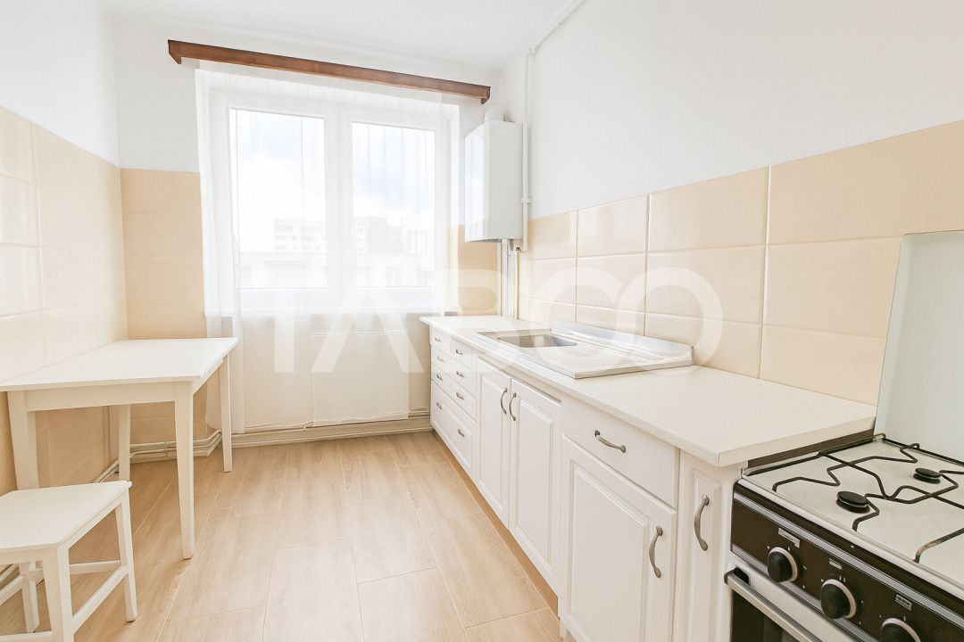 Zona Dioda/ANAF/Finante  Apartament cu 3 camere si balcon – fotografia 11 din 15