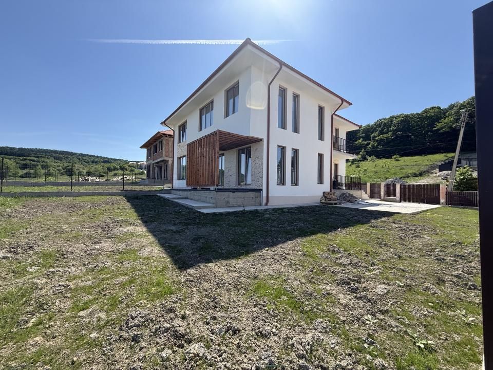 Duplex modern, 120 mp utili și teren generos de 400 mp | Chinteni – fotografia 2 din 3